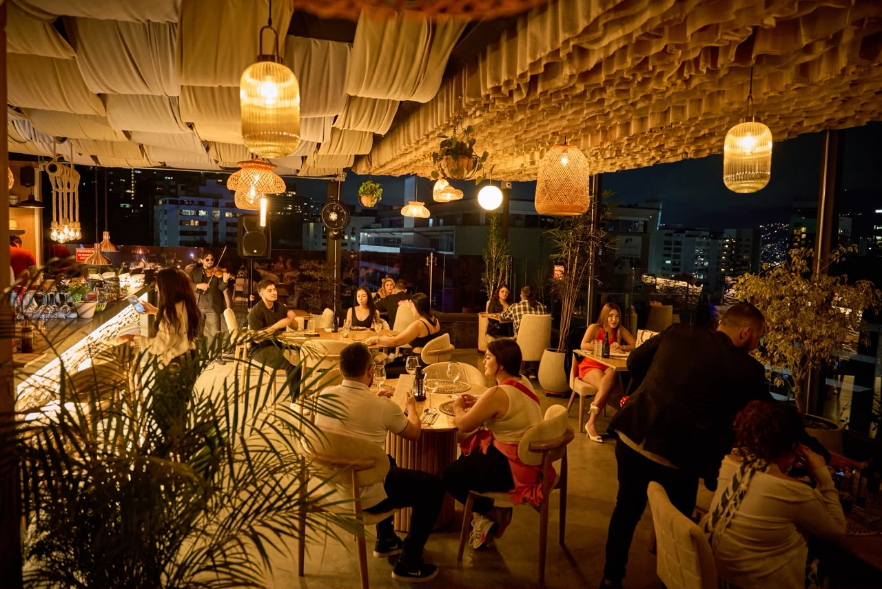 Azuma Rooftop in Medellín